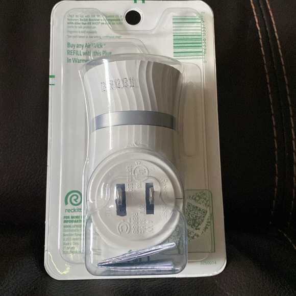 Air Wick Advanced plug in oil warmer fragrance boost button brand new - Picture 4 of 7